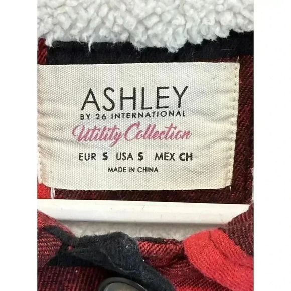 Ashley By 26 International Women's Sz S Red Plaid Sherpa‎ Fleece Lined Shacket - Picture 4 of 8